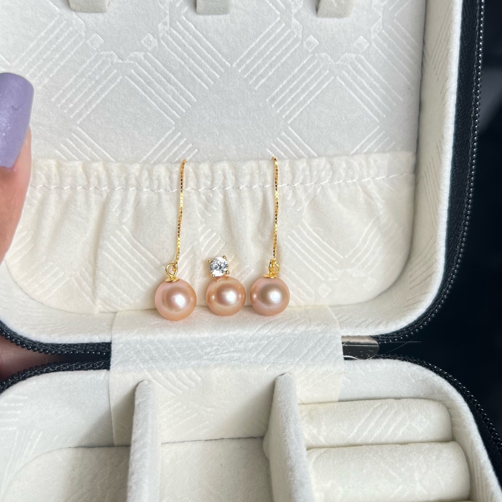 SOLD EXTERNALLY !! Elegant Gold Pearl Earrings with pendant -set